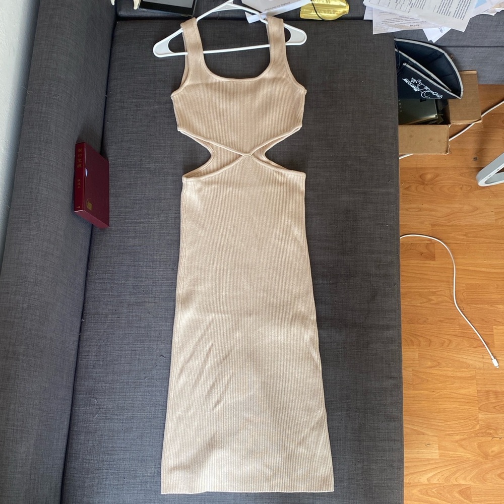 Elegant Sleeveless Beige Maxi Dress sz L